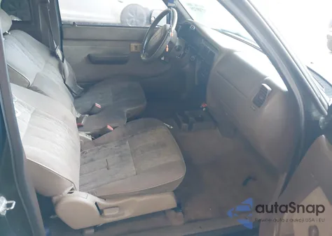 1999 Toyota Tacoma from USA, damaged, VIN 4TAVL52N0XZ567975